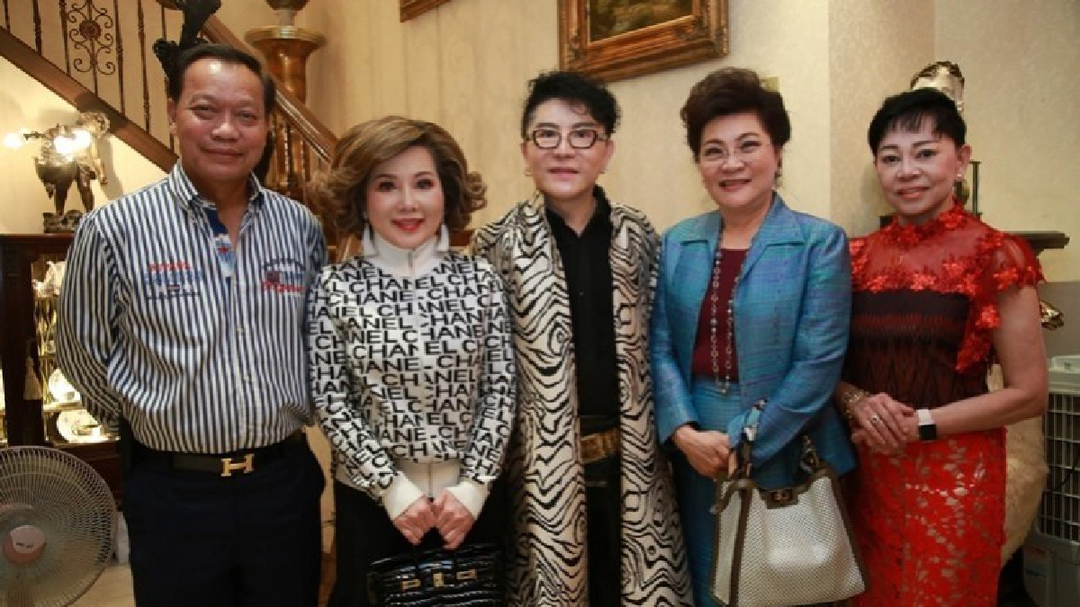 เปิดคฤหาสน์หรูต้อนรับแขกคนสำคัญ