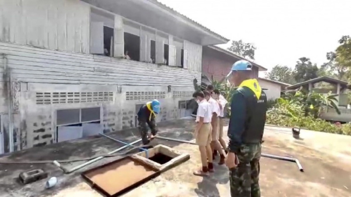 โรงเรียนเข้าขั้นวิกฤตขาดน้ำเพื่อการอุปโภคส่งผลทำให้นักเรียน โรงเรียนเข้าขั้นวิกฤตขาดน้ำเพื่อการอุปโภคส่งผลทำให้นักเรียน