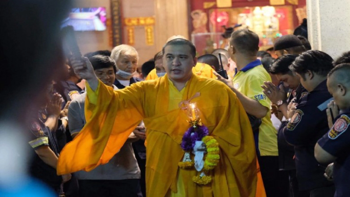 มูลนิธิป่อเต็กตึ๊งสำนักงานใหญ่ จัดพิธีเวียนธูปศักดิ์สิทธิ์