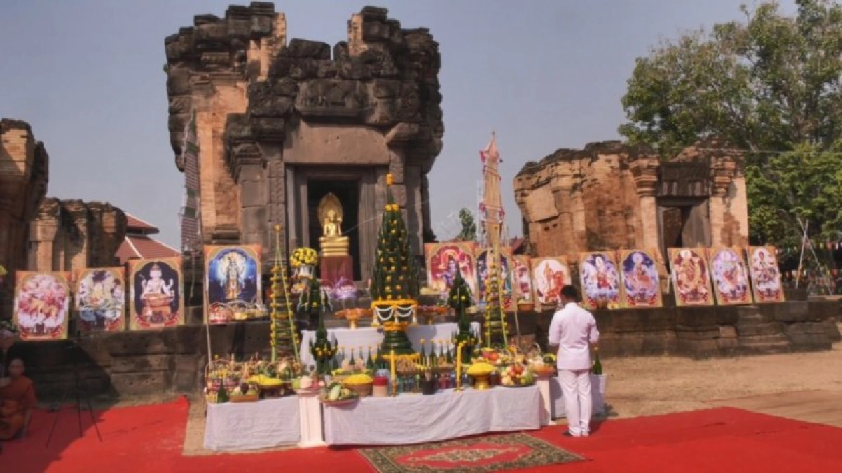 ศรีษะเกษ!!บวงสรวงหลวงพ่อนาคปรก ปิดทองสรีระหลวงปู่เครื่อง ศรีษะเกษ!!บวงสรวงหลวงพ่อนาคปรก ปิดทองสรีระหลวงปู่เครื่อง