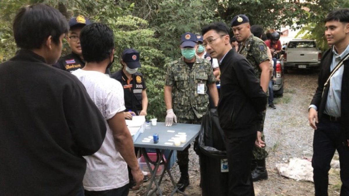 ปลัดอำเภอบางใหญ่นำทีมตั้งด่านลดปัญหาอาชญากรรม พบผู้เสพอื้อ ปลัดอำเภอบางใหญ่นำทีมตั้งด่านลดปัญหาอาชญากรรม พบผู้เสพอื้อ