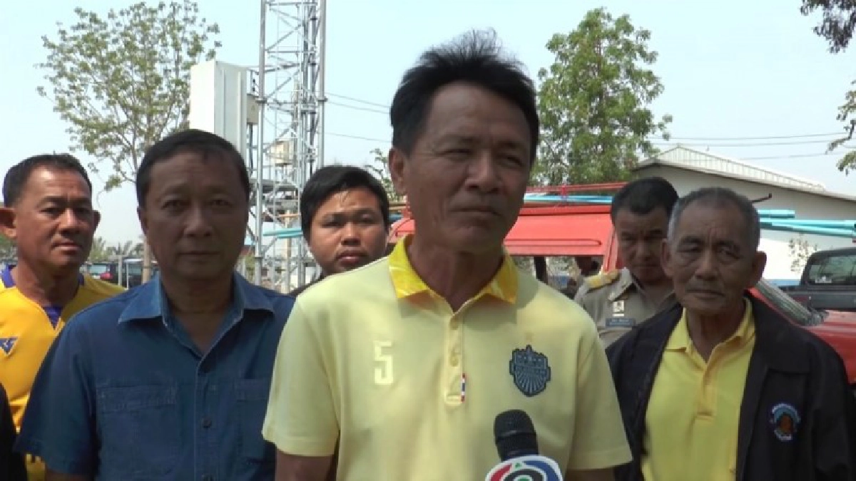 ชาวบ้านลงขันขุดเจาะบ่อน้ำบาดาลแก้ไขภัยแล้งกันเอง ชาวบ้านลงขันขุดเจาะบ่อน้ำบาดาลแก้ไขภัยแล้งกันเอง