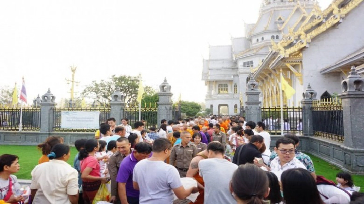 ทำบุญตักบาตรข้าวสารอาหารแห้งวันมาฆบูชา ทำบุญตักบาตรข้าวสารอาหารแห้งวันมาฆบูชา