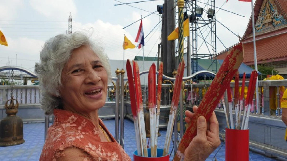 เซียมซียักษ์ รับโชคใหญ่งานประจำปีที่วัดบางปลาจังหวัดสมุทรสาคร เซียมซียักษ์ รับโชคใหญ่งานประจำปีที่วัดบางปลาจังหวัดสมุทรสาคร