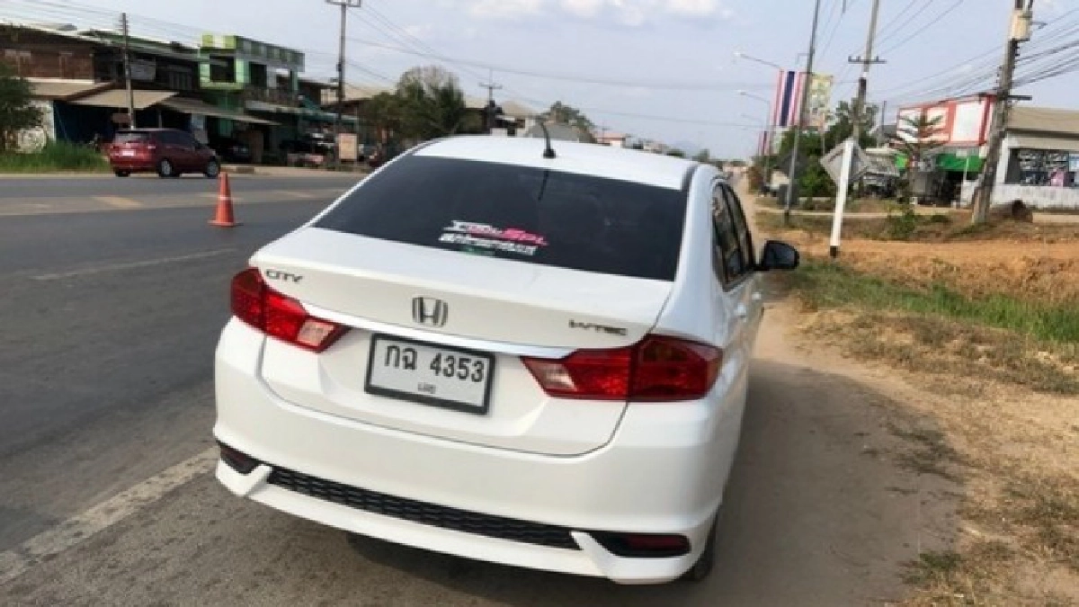 สลดสาวใหญ่ 70 ถูกเก๋งชนจยย. เสียชีวิต 1 ราย สลดสาวใหญ่ 70 ถูกเก๋งชนจยย. เสียชีวิต 1 ราย