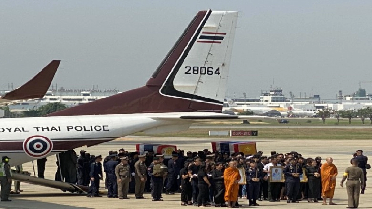 รับร่างสองตำรวจวีรบุรุษเข้าระงับเหตุจ่าสิบทหารกราดยิงประชาชนเสียชีวิตและบาดเจ็บจำนวนมาก