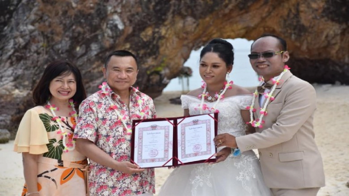 สตูล คู่รักชื่นมื่นวิวาห์เกาะไข่ลอดซุ้มประตูหินรักนิรันดร์ สตูล คู่รักชื่นมื่นวิวาห์เกาะไข่ลอดซุ้มประตูหินรักนิรันดร์
