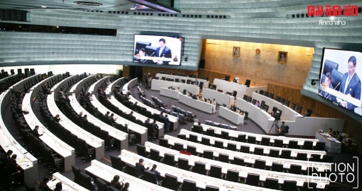 ยิ่งดึกยิ่งคึกสองฝ่ายซัดกันนัว เด็กอดีตอนค.ไม่ให้อภัยนายกฯ ยิ่งดึกยิ่งคึกสองฝ่ายซัดกันนัว เด็กอดีตอนค.ไม่ให้อภัยนายกฯ