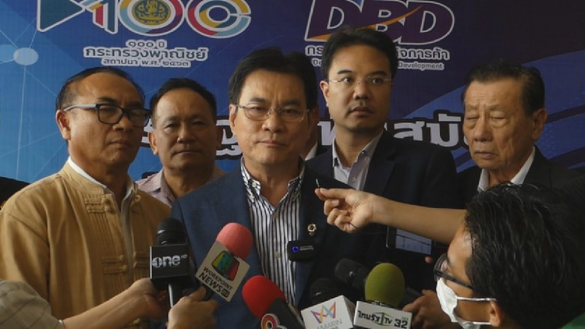 จุรินทร์ นำชาวบ้านสุโขทัยอบรมมุ่งสู่ธุรกิจค้าออนไลน์ จุรินทร์ นำชาวบ้านสุโขทัยอบรมมุ่งสู่ธุรกิจค้าออนไลน์