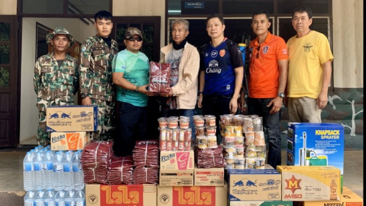 ผาเก็บตะวัน ป่าทับลาน ไฟป่าลุกลามหนัก ต้องร้องขอเฮลิคอปเตอร์ดับไฟด่วน  ด้านจิตอาสา ระดมสิ่งของส่งใจไปทับลาน สนับสนุนเจ้าหน้าที่ดับไฟป่า