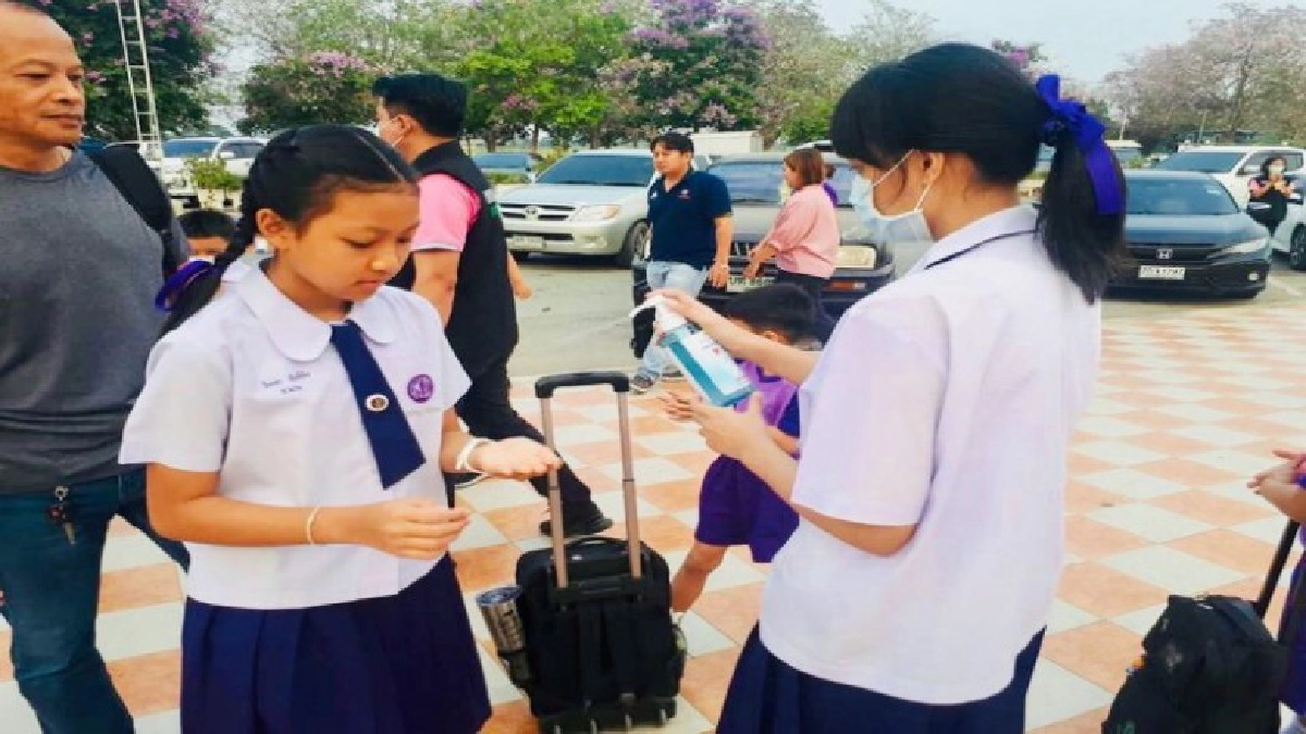 สาธารณสุขอำเภอกำแพงแสนลงพื้นที่ให้ความรู้รู้เท่าทันโรคติดต่อโควิค-19 สาธารณสุขอำเภอกำแพงแสนลงพื้นที่ให้ความรู้รู้เท่าทันโรคติดต่อโควิค-19