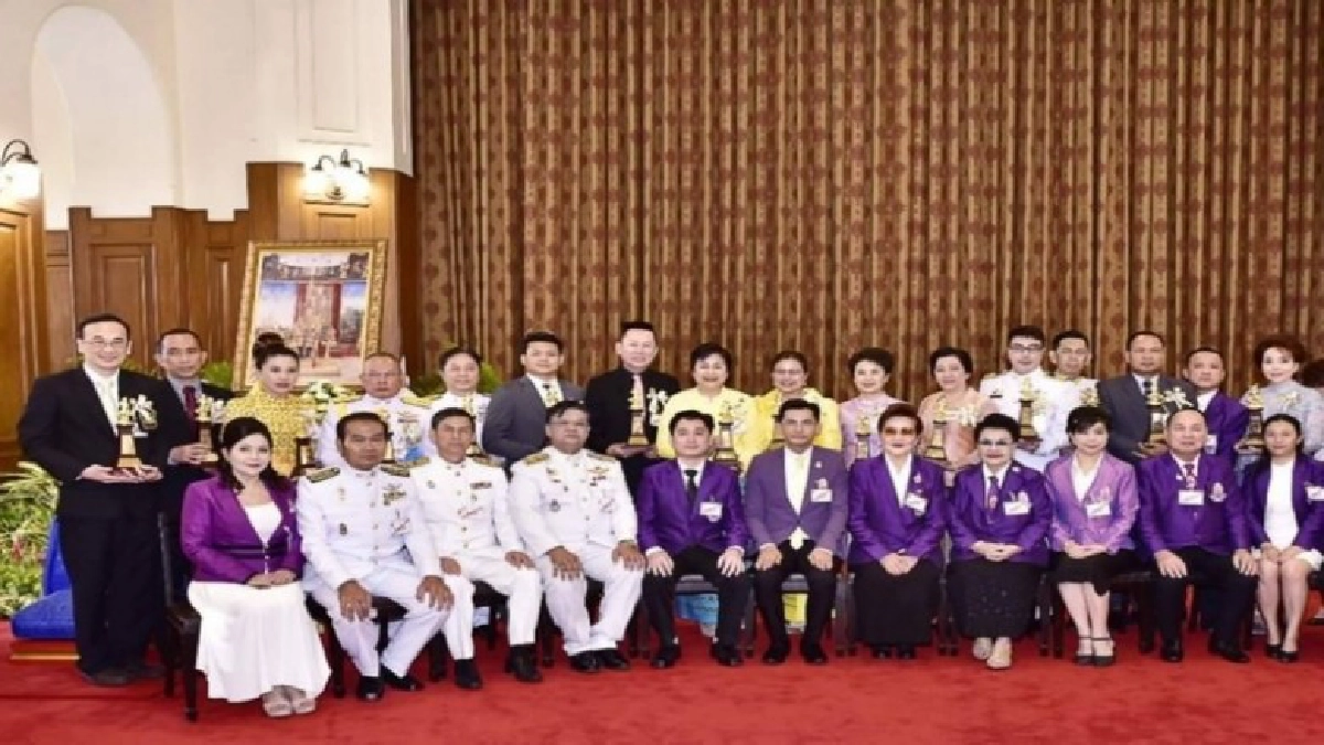 งานพระราชทานรางวัลเทพทอง ทางสมาคมนักวิทยุและโทรทัศน์แห่งประเทศไทย ในพระบรมราชูปถัมภ์ ครั้งที่20 งานพระราชทานรางวัลเทพทอง ทางสมาคมนักวิทยุและโทรทัศน์แห่งประเทศไทย ในพระบรมราชูปถัมภ์ ครั้งที่20