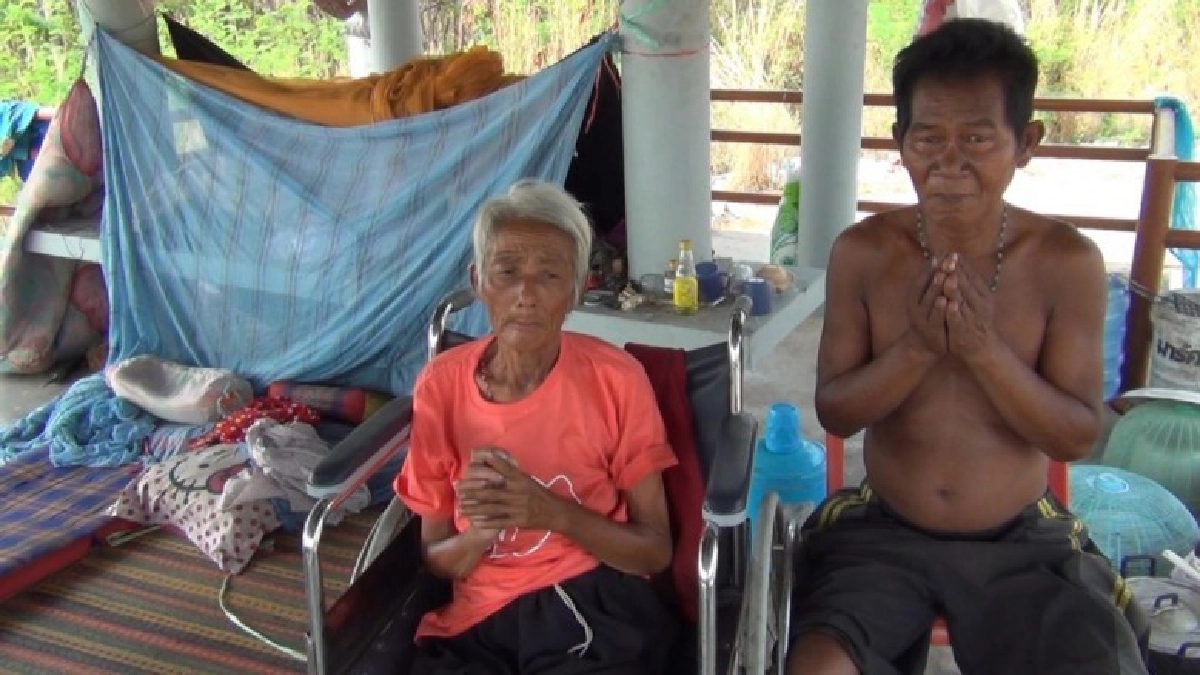 วอนนายกตู่ ช่วยยายพิการไฟไหม้บ้าน แถมถูกไล่ศาลาริมทาง