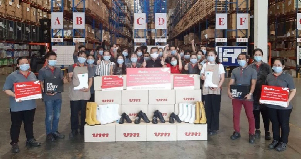 บาจา มอบรองเท้า "SAFETY SHOES" ให้กับบุคลากรทางการแพทย์ บาจา มอบรองเท้า "SAFETY SHOES" ให้กับบุคลากรทางการแพทย์