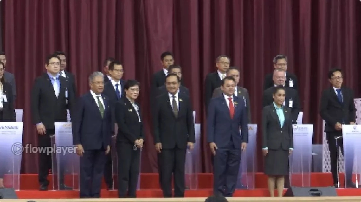 "บิ๊กตู่"กระตุ้นคนอาชีวะ ต้องมีสมองที่จะคิดเป็น "ชู"รักสถาบันชาติ ศาสน์ กษัตริย์ 