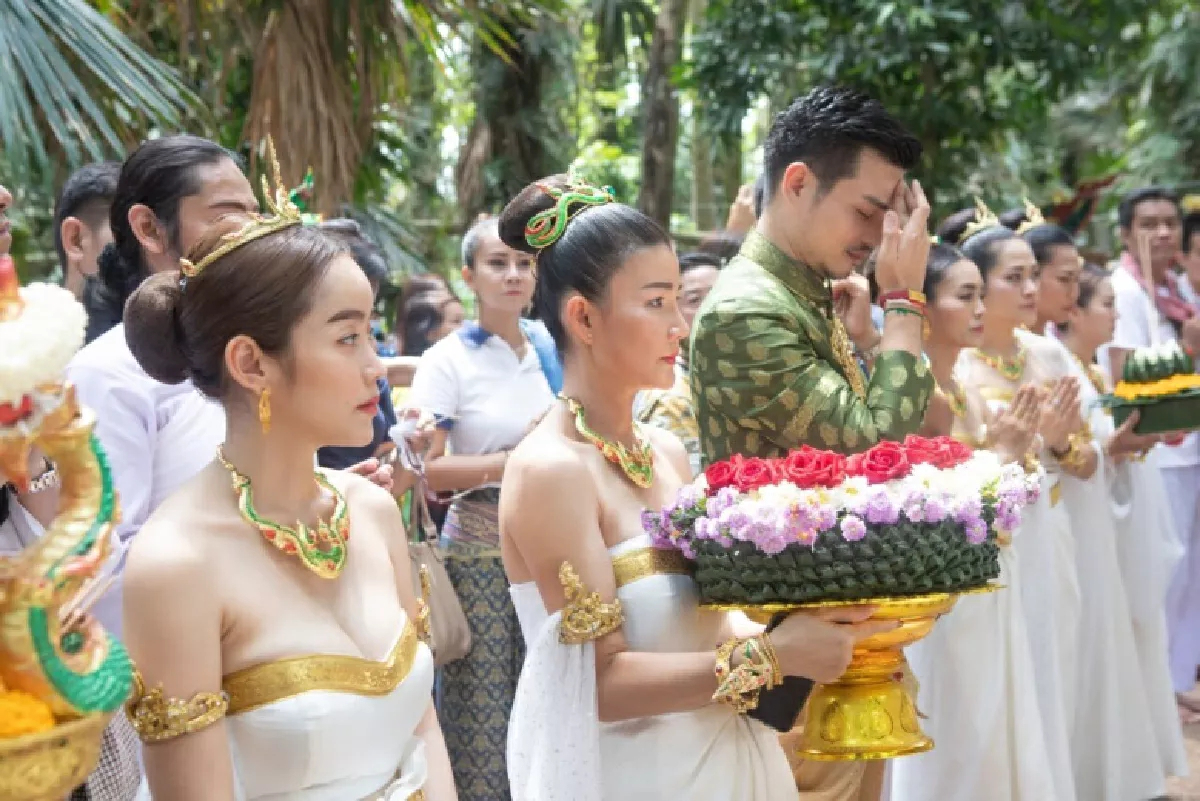 ผู้บริหาร บริษัท อัลฟ่า 17 จำกัด (ครีมกันแดดนาคา) ร่วมพิธีบวงสรวงพ่อปู่ศรีสุทโธ และ แม่ย่าศรีปทุมมา
