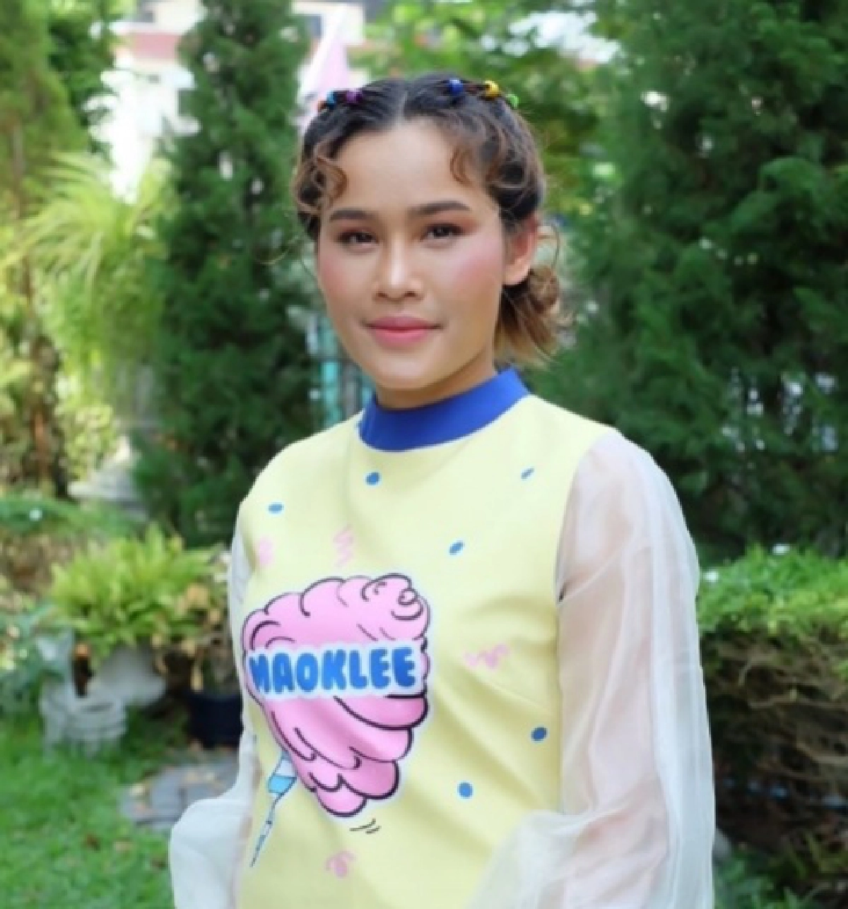 "หนูเล็ก" โพสต์คลิปสุดฮา เมื่อแม่ลืมใส่รองเท้าลงจากรถ พอรู้ความจริงถึงกับลั่น ที่นี่มันกรุงเทพฯนะแม่
