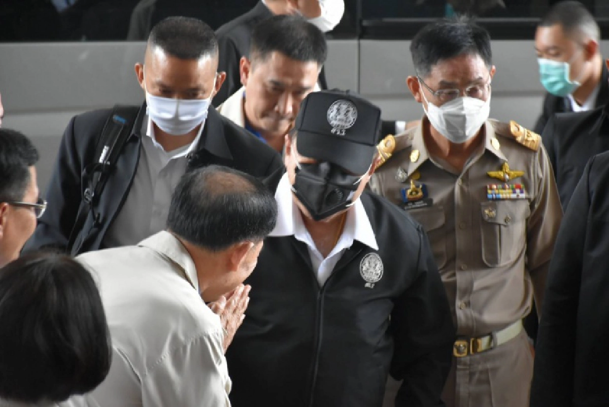 'บิ๊กป้อม' สั่ง 5 เสือ แก้ปัญหาความยากจน
