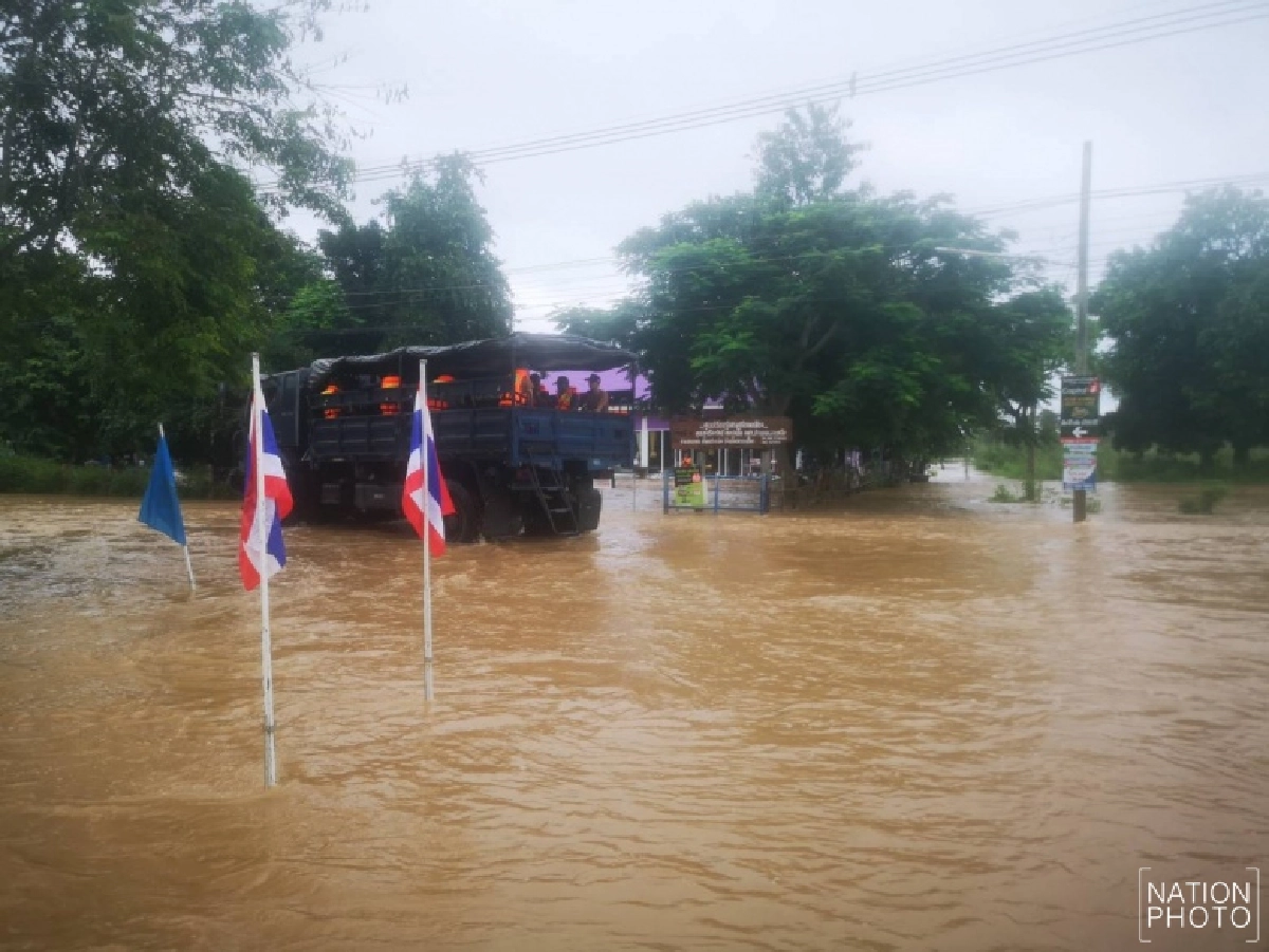 ปากช่อง​อ่วม​ น้ำป่าเขาใหญ่ทะลัก​ อพยพ​ 5 หมู่บ้าน​
