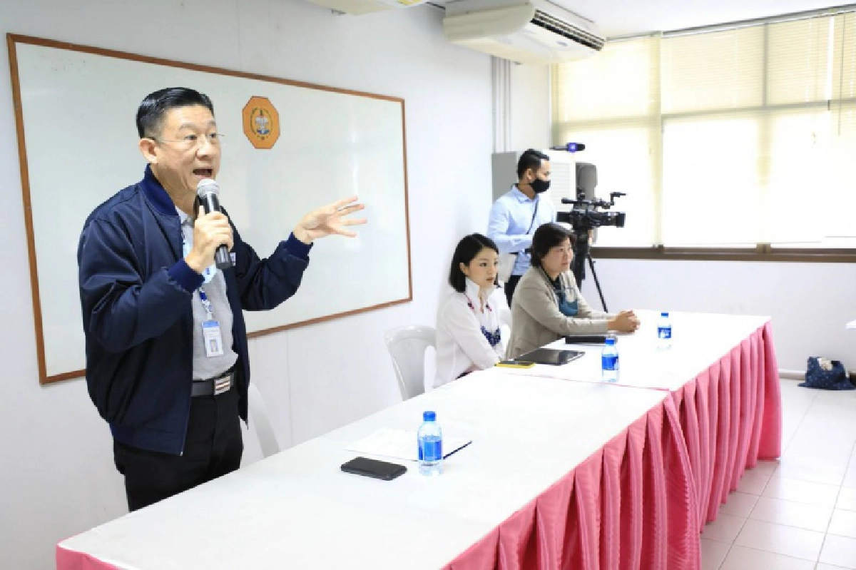 "มาดามเดียร์-ส.ส.ฐิติภัสร์" เชิญ สปสช. แจงแนวทางการรับบริการตามสิทธิ์บัตรทอง
