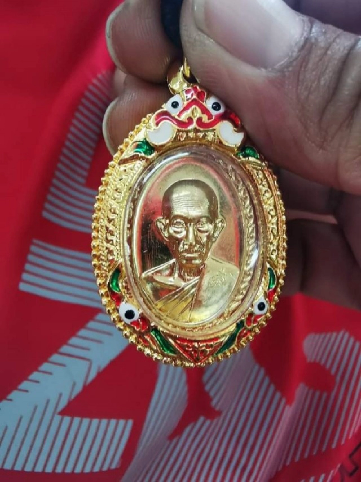 ผู้รอดชีวิตเล่านาที นั่งกำเหรียญหลวงพ่อรวย สวดมนต์ ภาวนา ก่อนภาพตัด รอดปาฏิหาริย์