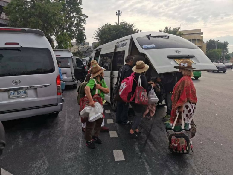 มวลชนทยอยเดินทางมาร่วมชุมนุมกับกลุ่มคณะราษฎร63