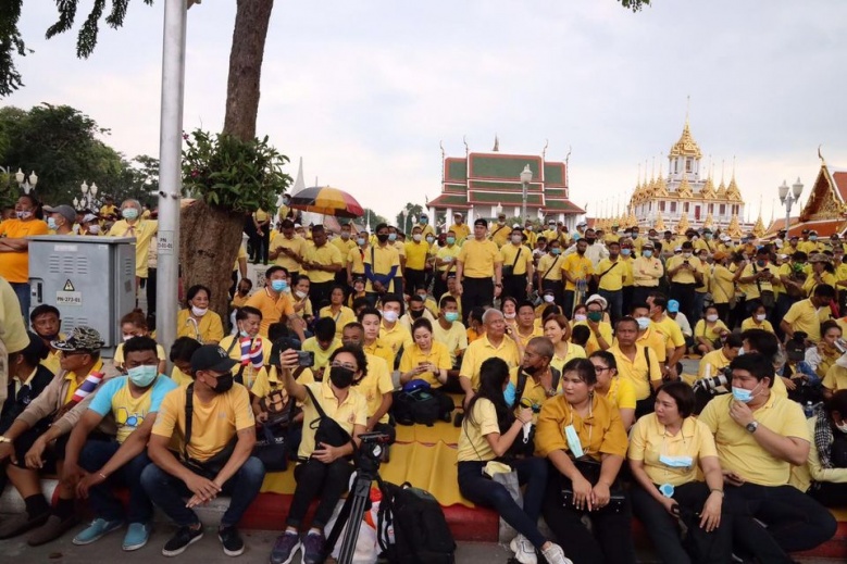 "สุเทพ" ซึ้งใจ ลั่นผมขอกราบคารวะทุกท่าน พร้อมใจร่วมรับ-ส่งเสด็จ