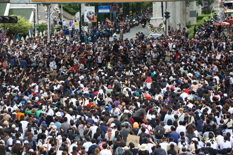 "ไมค์ ระยอง" โผล่นำ "ม็อบราชประสงค์"  ลั่นสานต่อแกนนำ