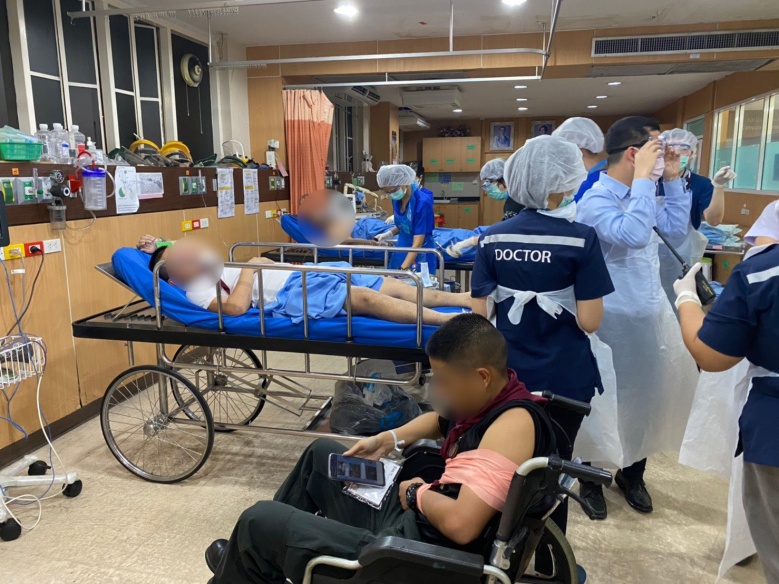  ตำรวจฉีดน้ำใส่สลายการชุมนุม แยกปทุมวัน-เฉลิมเผ่า