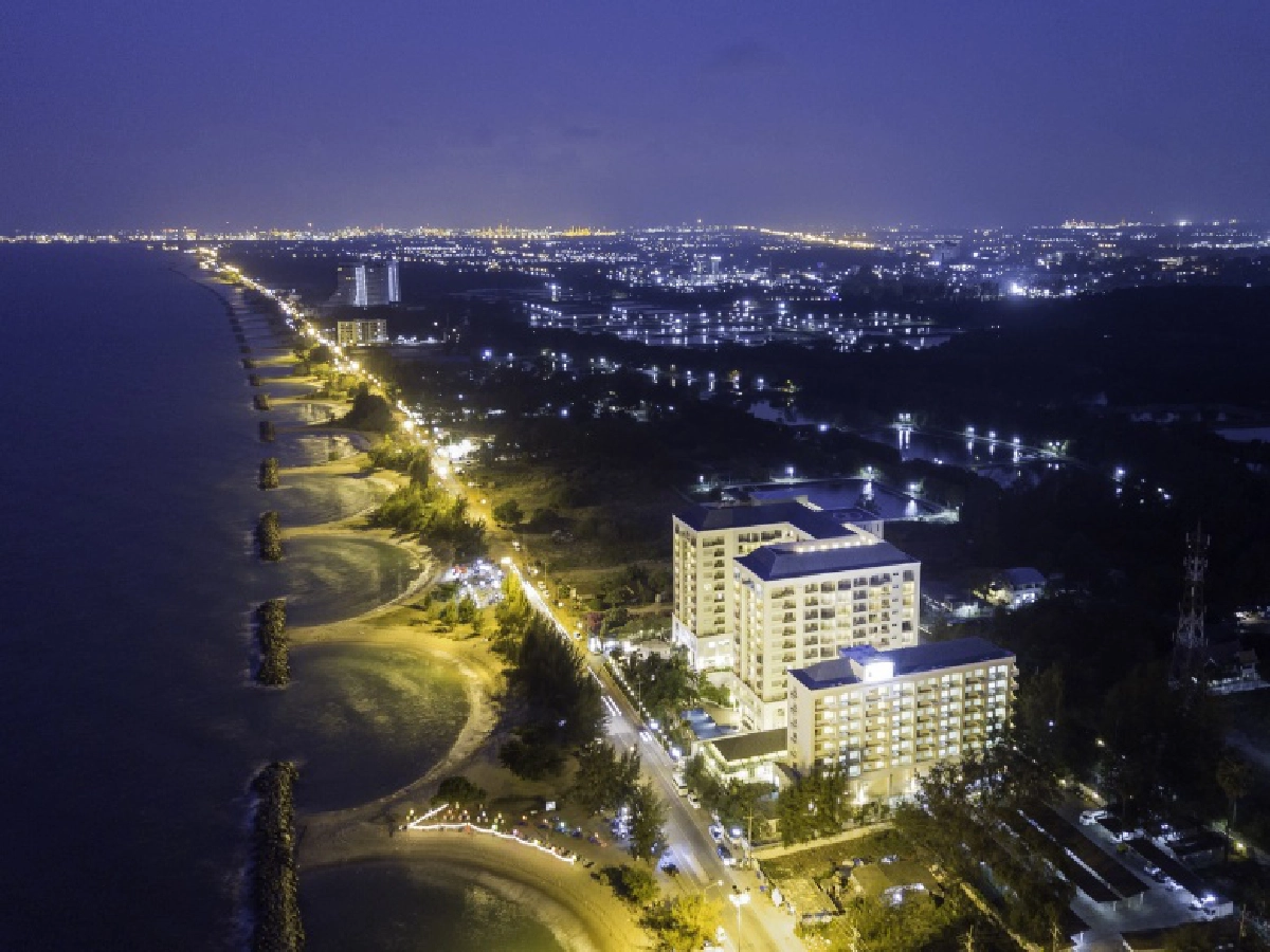 หรรษาเริงรื่นฉลองเทศกาล "ลอยกระทง" ริมหาดแสงจันทร์ ณ โรงแรมแคนทารี เบย์ ระยอง