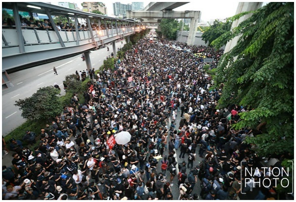 เปิดหน้าชน  'ทอน' สอนม็อบ  พลิกฟ้าคว่ำดิน