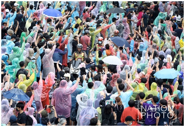 เปิดหน้าชน  'ทอน' สอนม็อบ  พลิกฟ้าคว่ำดิน