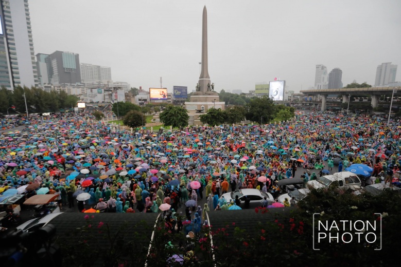 ออร์แกนิกม็อบ ไพ่ในมือ "มะกัน-จีน"