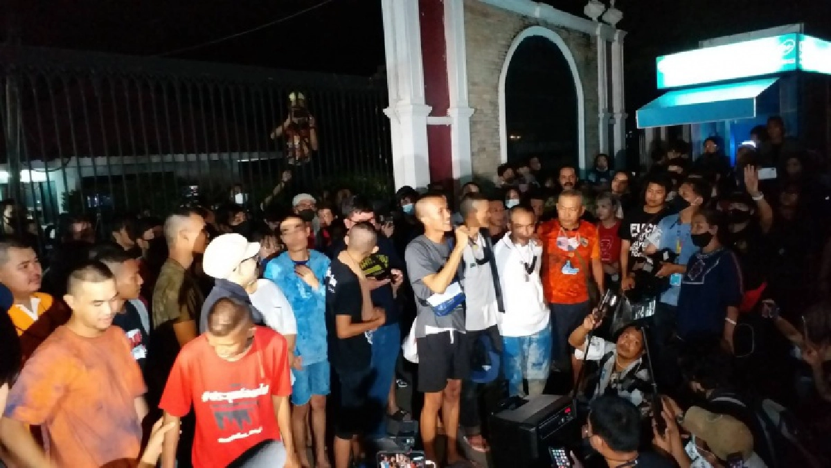 ด่วน..ปล่อยตัว 19 แกนนำ "คณะราษฎร" แล้ว