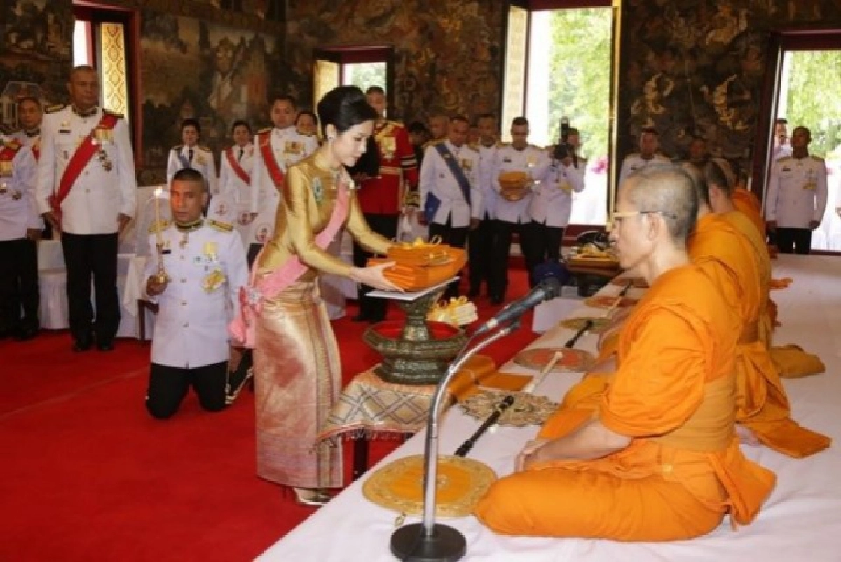 เจ้าคุณพระสินีนาฏ เป็นผู้แทนพระองค์ ถวายผ้าพระกฐิน วัดสุวรรณดาราราม