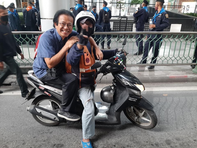 ศาลอนุญาตประกันตัว"หมอทศพร"