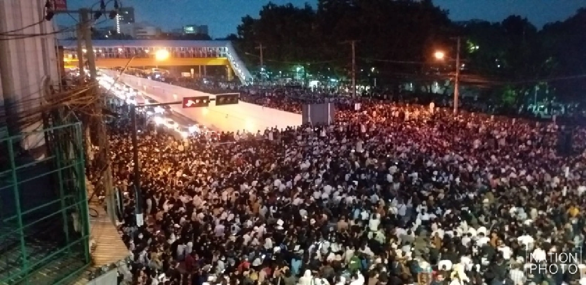 เปิดภาพบรรยากาศ #ม็อบ19ตุลา ที่แยกเกษตร