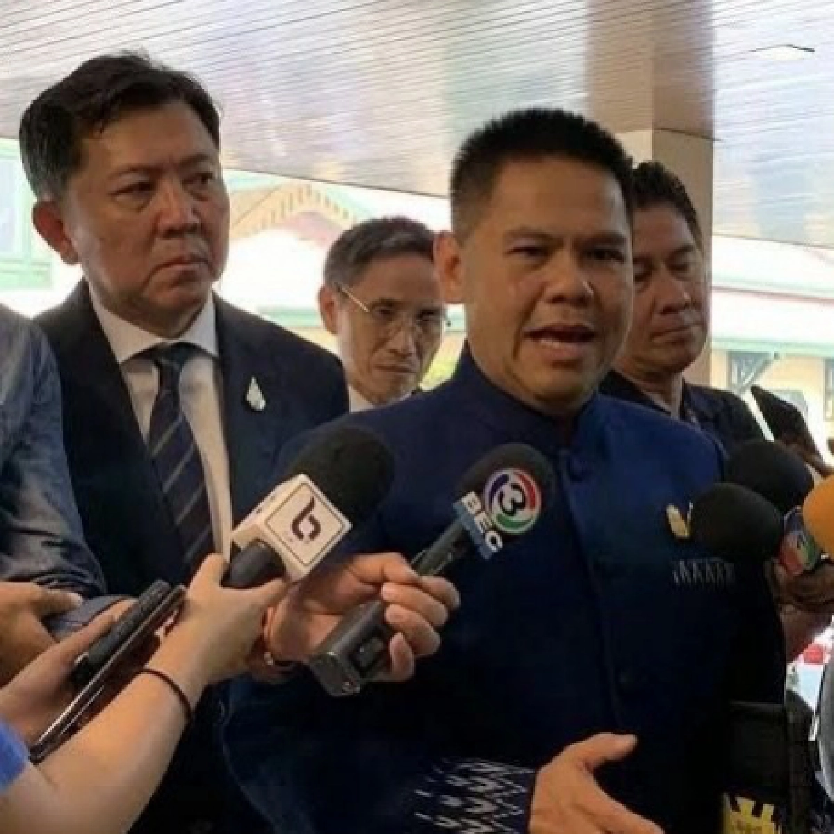 "วราวุธ" ย้ำแก้ไขปัญหากัดเซาะชายฝั่งต้องคุ้มค่า ลดปัญหาพื้นที่ข้างเคียง