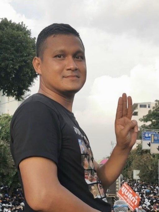  เดินเดี่ยว 'ชินวัตร' แดงปลดแอก 