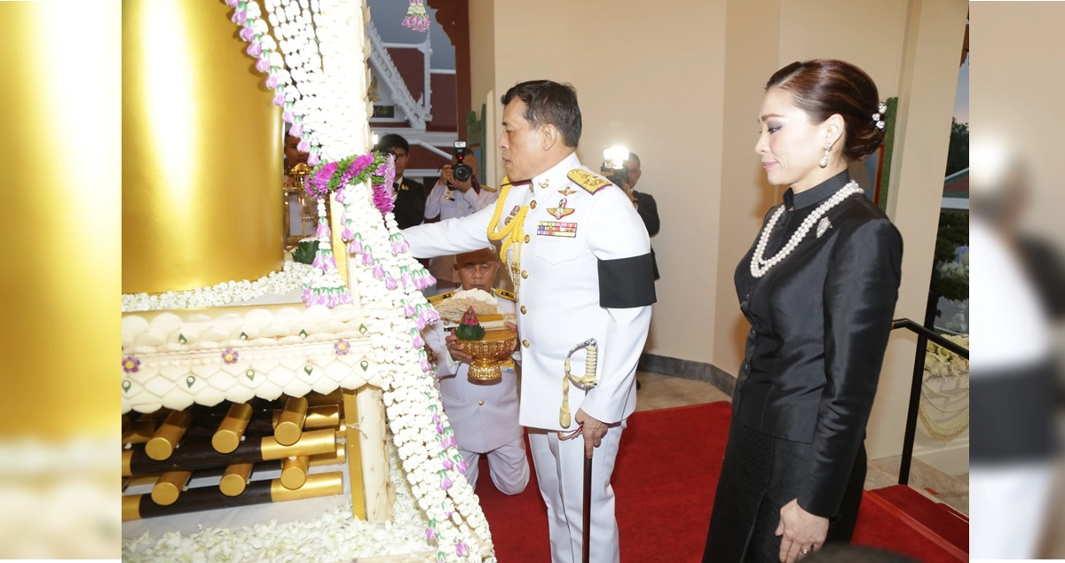 'ในหลวง-พระราชินี' พระราชทานเพลิงศพ 'พันเอก ประพัฒน์ จันทร์โอชา' วัดเทพศิรินทราวาส