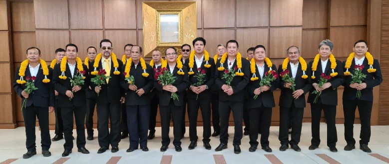 "พรรคพลัง" ยื่น กกต.จดตั้งพรรคอย่างเป็นทางการแล้ว