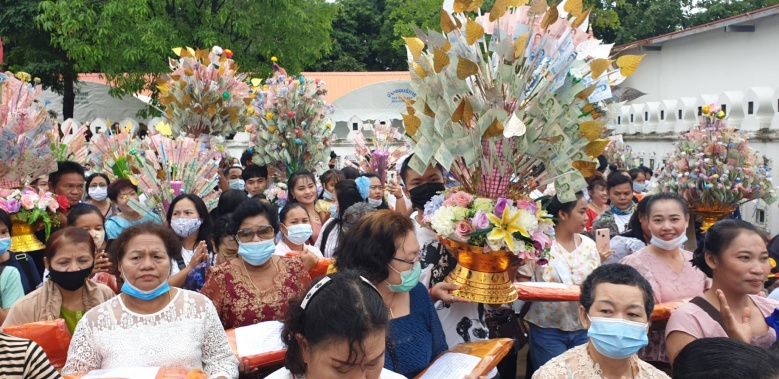 "พระอาจารย์มหาธีร์" ปิติญาติโยม ร่วมทอดกฐินไอ้ไข่โคตรรวย วัดบางแพรกปีนี้ยอดเงินบุญกว่า ๓ ล้าน 