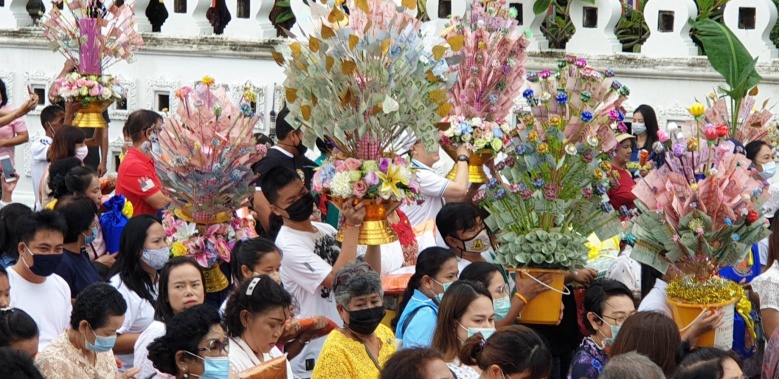 "พระอาจารย์มหาธีร์" ปิติญาติโยม ร่วมทอดกฐินไอ้ไข่โคตรรวย วัดบางแพรกปีนี้ยอดเงินบุญกว่า ๓ ล้าน 