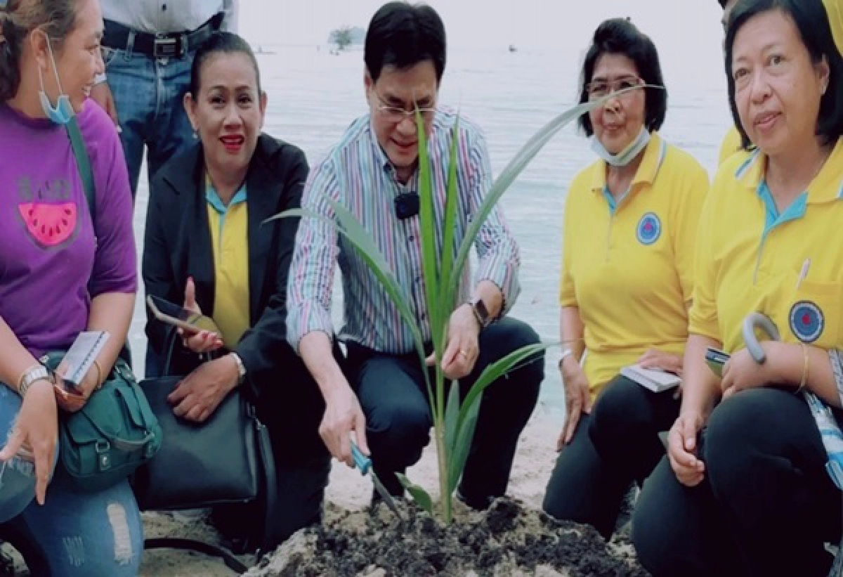 จุรินทร์ ชู เกษตรตามแนวพระราชดำริ ควบคู่การท่องเที่ยว เป็นทางรอดทุกวิกฤติ 