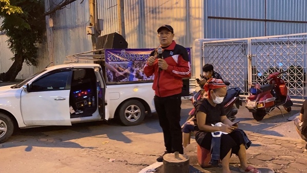 แยกบางนาชุมนุมดาวกระจายไม่มีแกนนำตั้งเป้าเลิกสองทุ่มป้องกันมือที่สามเข้ามาป่วน