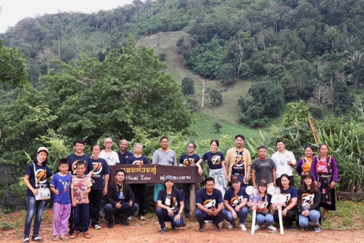 ชิ่งม็อบ "เอก-ช่อ" ทัวร์หาเสียง อบจ.