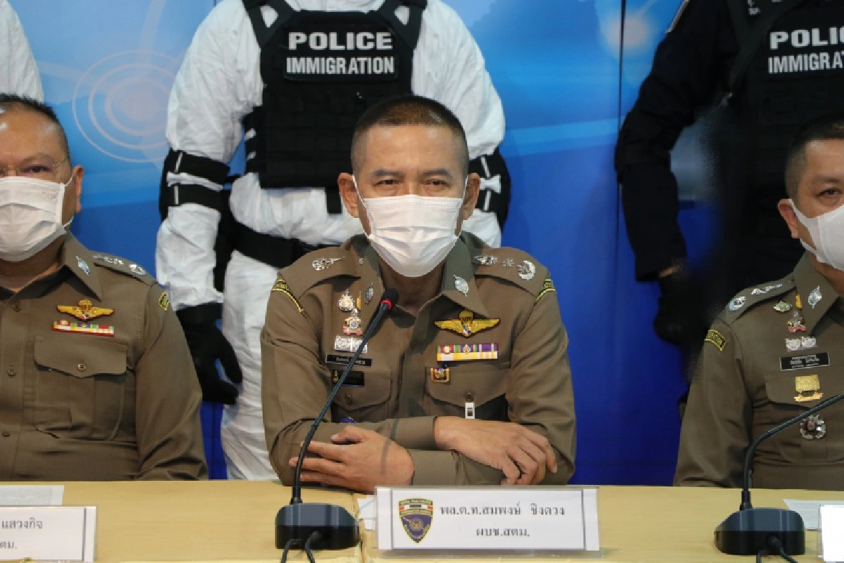 สตม.รวบแล้ว ตำรวจปลอมอ้างเป็น ตม. ตะเวนกรรโชกทรัพย์ผู้ประกอบการในพื้นที่ระยอง