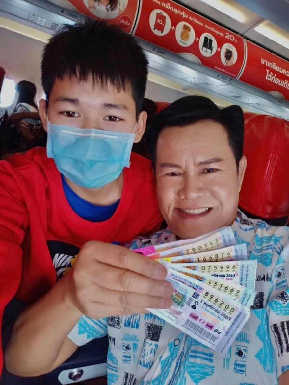 มนต์สิทธิ์ คำสร้อย, เลขเด็ด