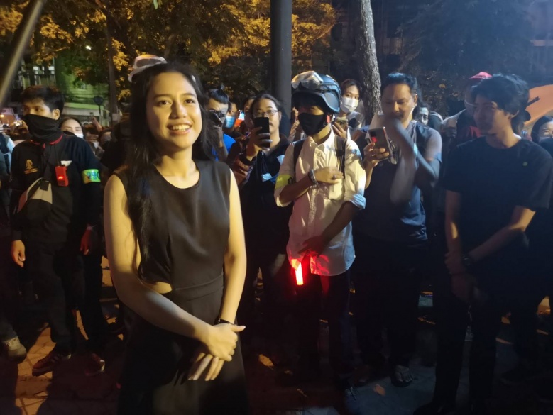 ม็อบราษฎรสีลม​ยุติแล้ว​ "มายด์ ภัสราวลี" จี้นายกฯลาออก ฟังเสียงประชาชน