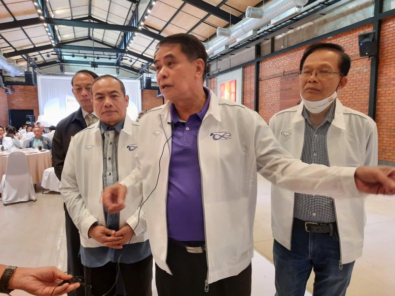  ฉลามดำ เอา 'พวก' เทพรรค ยึดปากน้ำโพ